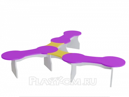 Фигурный стол для игровой комнаты